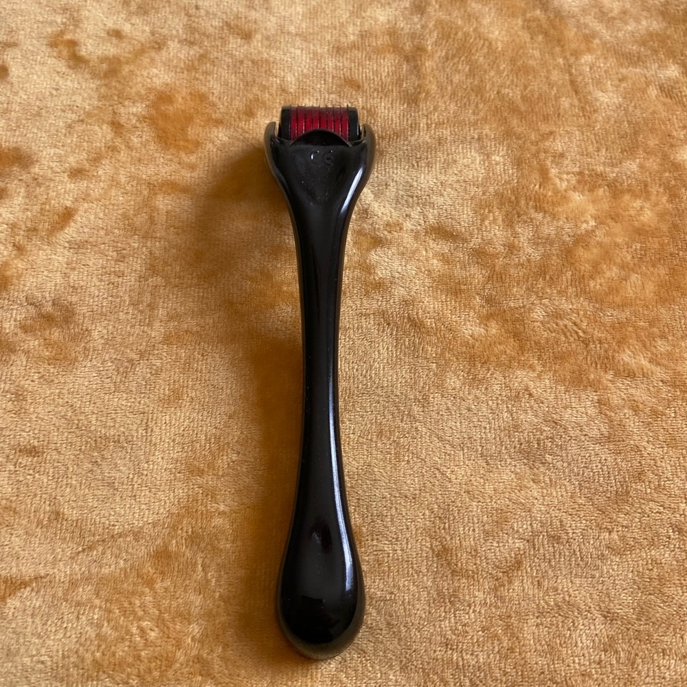 Revitalizing Skin Roller